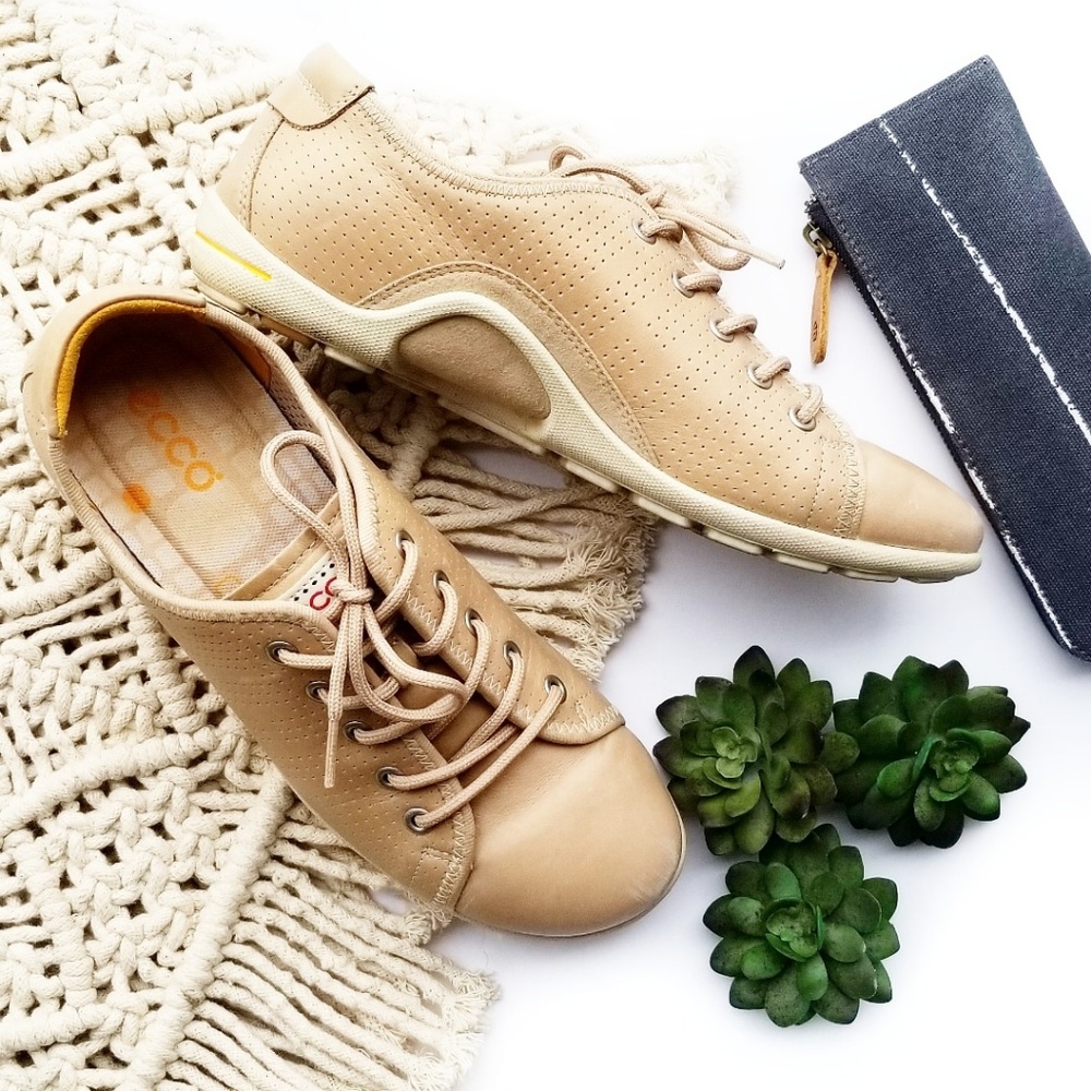 ECCO leather lace up sneakers